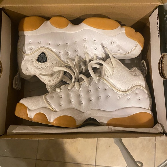 Jordan’s - Picture 2 of 5